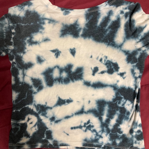 Hollister Tye-Dye Baby Tee - Picture 3 of 3